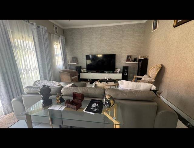 4 BEDROOM HOUSE FOR SALE IN ORANGE GROVE